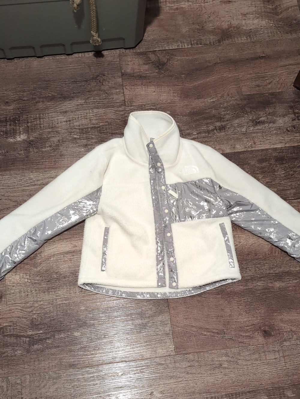 The North Face Girls' Cream and Silver Accented Fleece Jacket Size 10